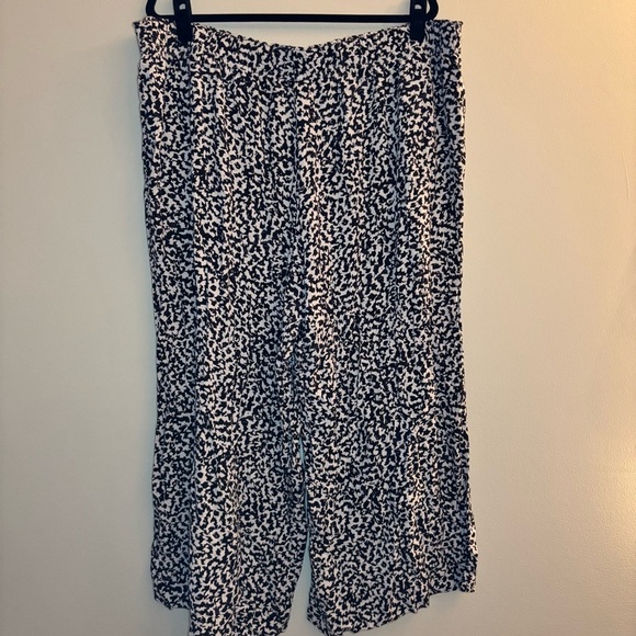 H&M Women’s Crop Pull-on Printed Pants Size XXL - Picture 7 of 10